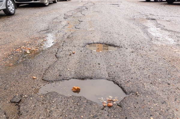 The Impact of Road Debris on Auto Glass